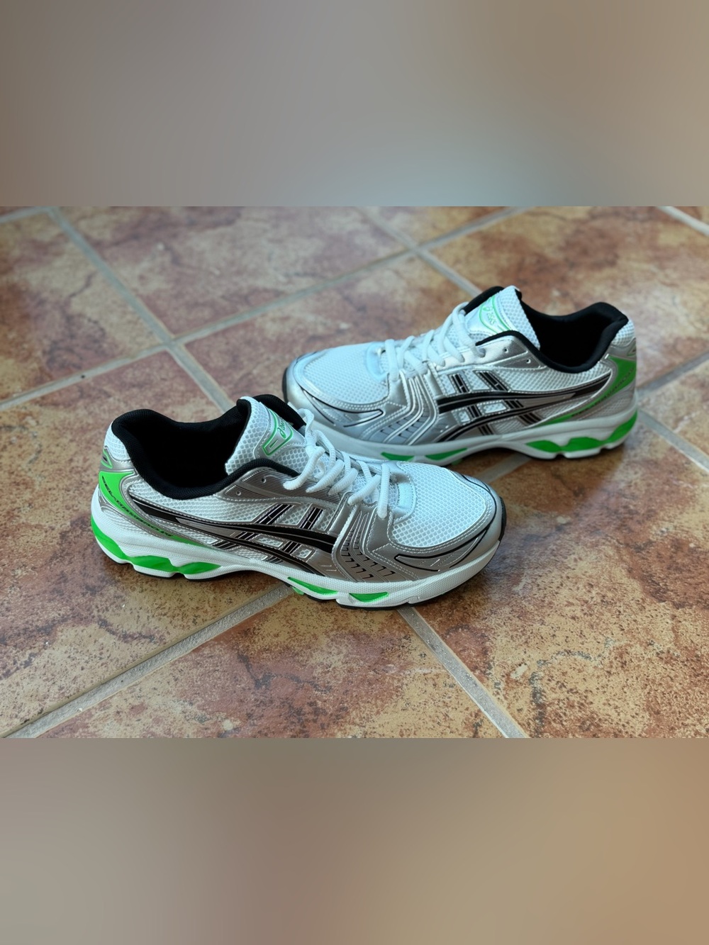 Size 11.5 Men’s And Women’s 13 - Asics Gel Kayano 14 Green